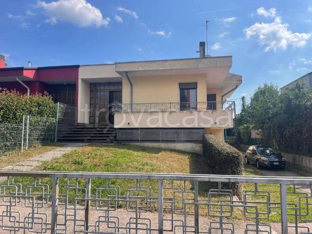 Villa Bifamiliare in affitto a San Pietro in Gu, giardino privato, box, terrazzo TrovaCasa