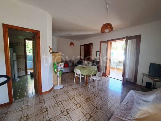 Villa Bifamiliare in affitto a Siracusa via degli Zaffiri, arredato, giardino privato, posto auto TrovaCasa
