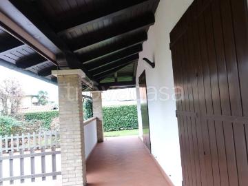 Villa Bifamiliare in affitto a Stra, giardino privato, box, terrazzo TrovaCasa