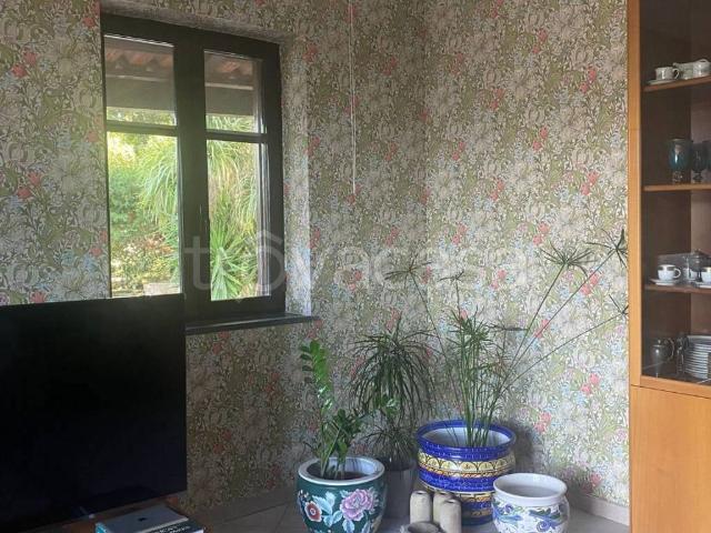 Villa Bifamiliare in affitto a Pozzuoli via Privata Monterusso, arredato, giardino privato, balcone TrovaCasa