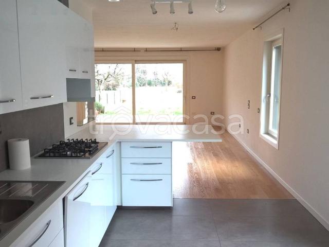 Villa Bifamiliare in affitto a Padova, giardino privato, posto auto, box TrovaCasa