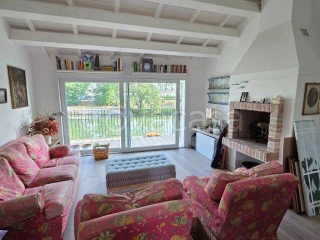 Villa bifamiliare in affitto a Padova via Vittorio Veneto, Paltana Mandria
