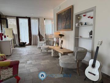 Villa Bifamiliare in affitto a Padova via Friuli, arredato, terrazzo, riscaldamento a pavimento TrovaCasa