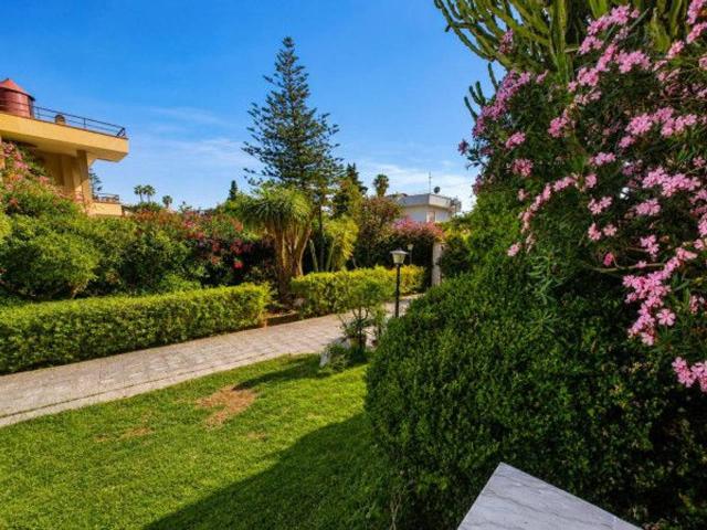 Villa bifamiliare in affitto a Palermo