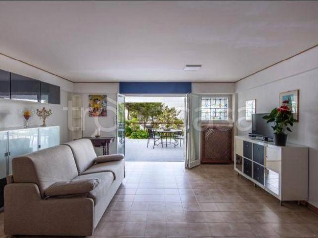 Villa Bifamiliare in affitto a Palermo via Annone, arredato, terrazzo, vista mare TrovaCasa
