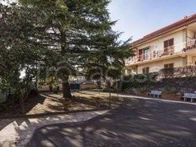 Villa Bifamiliare in affitto a Pedara via Luigi Pirandello, 29, giardino privato, box, terrazzo TrovaCasa