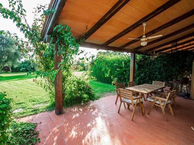 Villa bifamiliare in affitto a Pescia Romana, Montalto di Castro