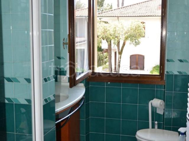 Villa Bifamiliare in affitto a Pietrasanta, arredato, giardino privato, posto auto TrovaCasa