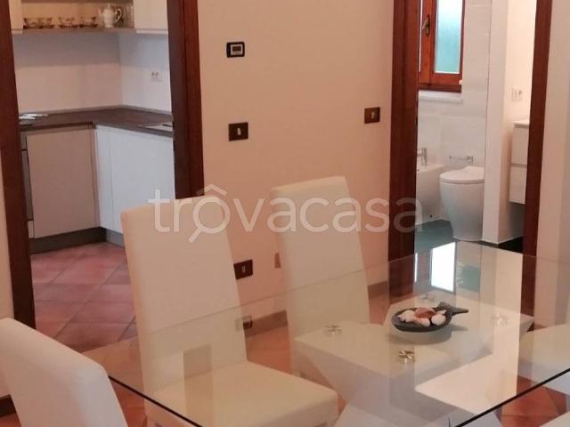 Villa Bifamiliare in affitto a Pietrasanta via Monte Pania, arredato, giardino privato, posto auto TrovaCasa
