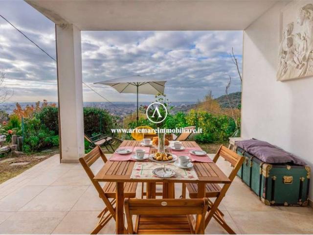 Villa Bifamiliare in affitto a Pietrasanta via Casitglione, arredato, giardino privato, posto auto TrovaCasa