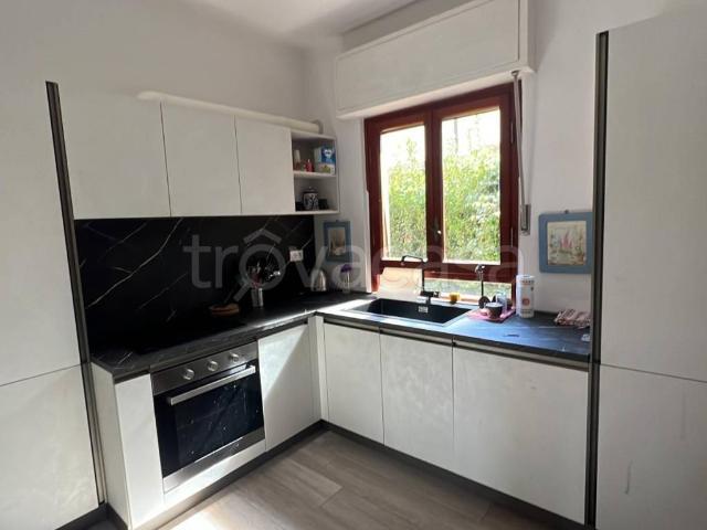 Villa Bifamiliare in affitto a Pietrasanta via Duca della Vittoria, 10, arredato, giardino privato, posto auto TrovaCasa