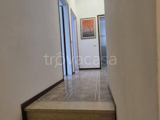 Villa bifamiliare in affitto a Pietrasanta via Serraglio