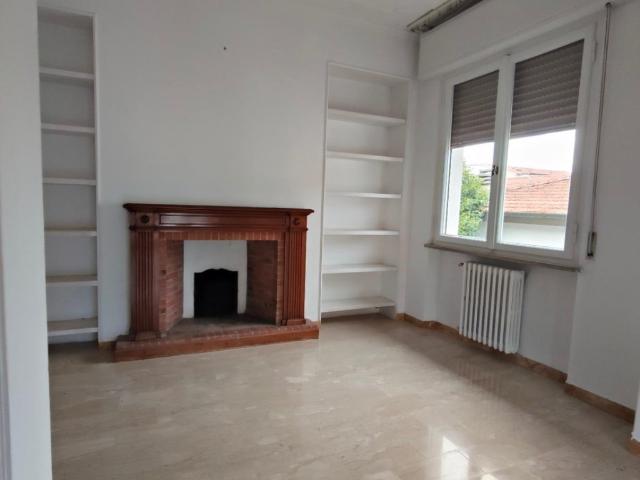 Villa Bifamiliare in affitto a Pisa via Milano, posto auto, box, riscaldamento autonomo TrovaCasa