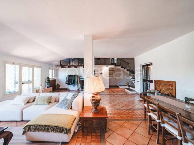 Villa Bifamiliare in affitto a Roma via del Fosso di Fioranello, arredato, giardino privato, luminoso TrovaCasa