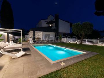 Villa Bifamiliare in affitto a Roma via Lisippo, 61, arredato, giardino privato, box TrovaCasa