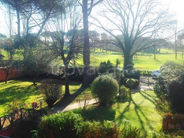 Villa Bifamiliare in affitto a Roma strada c, non arredato/vuoto, giardino privato, posto auto TrovaCasa