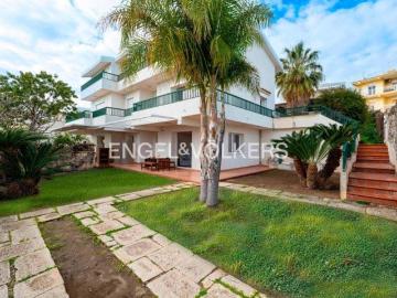Villa bifamiliare in affitto a Ragusa
