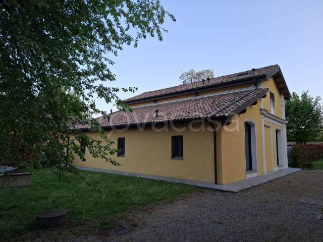 Villa Bifamiliare in affitto a Reggio nell'Emilia, giardino privato, posto auto, cucina abitabile TrovaCasa