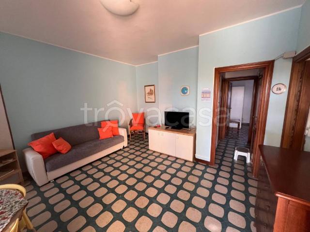 Villa Bifamiliare in affitto a Tarquinia lungomare delle Nereidi, 8, arredato, giardino privato, ingresso indipendente TrovaCasa