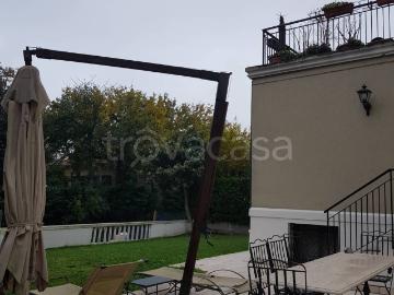 Villa Bifamiliare in affitto a Venezia via Nicolò Tron, arredato, terrazzo, aria condizionata TrovaCasa