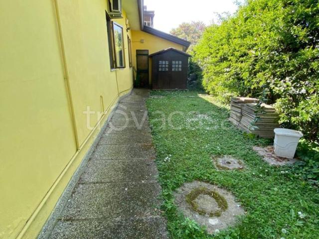 Villa Bifamiliare in affitto a Venezia via Val Fiorentina, arredato, giardino privato, box TrovaCasa