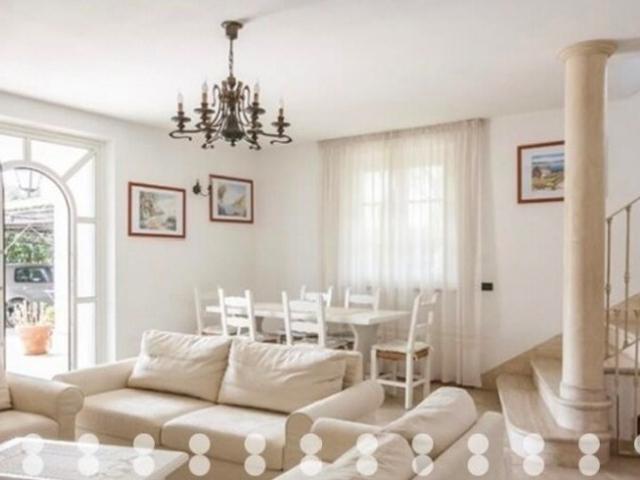 Villa bifamiliare in affitto a Vittoria Apuana, Forte dei Marmi