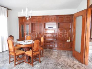 Villa Bifamiliare in affitto a Vicenza via della Polveriera, giardino privato, posto auto, terrazzo TrovaCasa