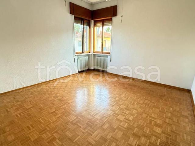 Villa bifamiliare in affitto a Vicenza via Lago di Como, Laghetto
