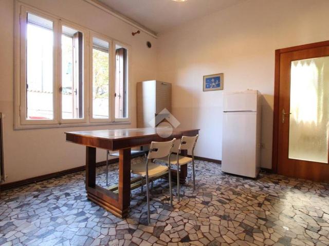 Villa Bifamiliare in affitto a Vicenza viale della Pace, 196, arredato, giardino privato, posto auto TrovaCasa