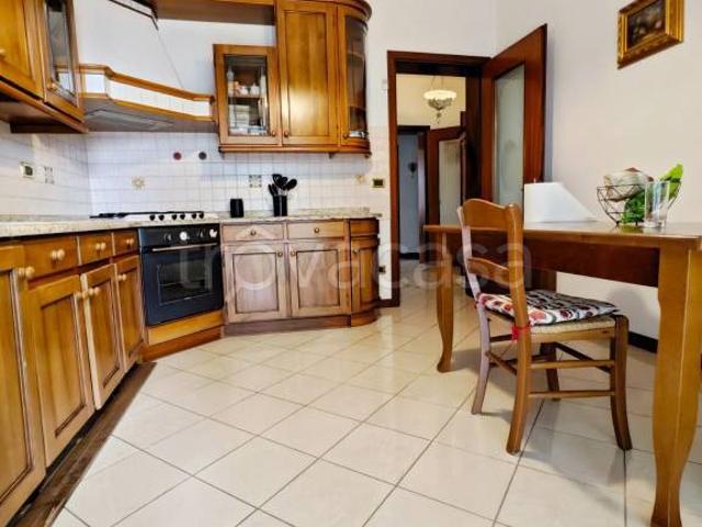 Villa bifamiliare in affitto a Vicenza viale Sant'Agostino, Ferrovieri Sant'Agostino