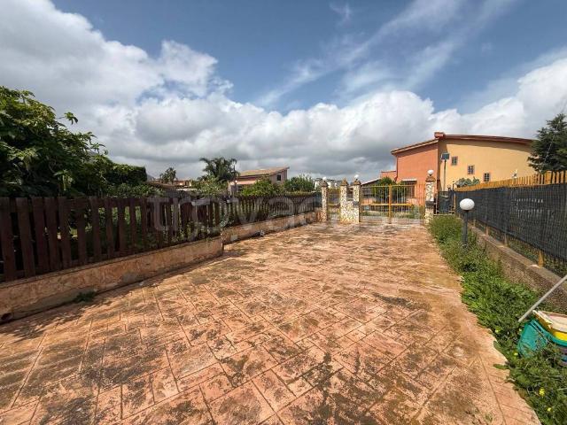 Villa Bifamiliare in affitto ad Altavilla Milicia strada Comunale Chiesazza Sperone, arredato, giardino privato, posto auto TrovaCasa