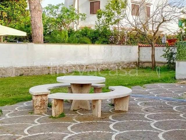 Villa Bifamiliare in affitto ad Anzio via degli Olmi, 64, arredato, giardino privato, terrazzo TrovaCasa