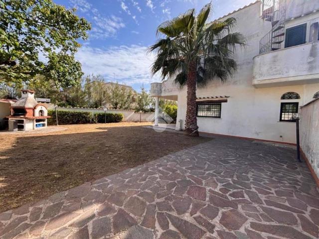 Villa Bifamiliare in affitto ad Anzio via erato, arredato, giardino privato, vista mare TrovaCasa