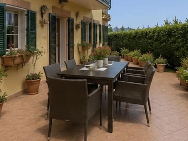 Villa Bifamiliare in Affitto