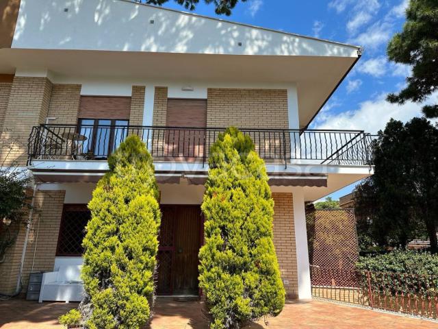 Villa Bifamiliare in in affitto da privato a Terracina strada Provinciale Badino Vecchia, giardino, terrazzo, da privato TrovaCasa