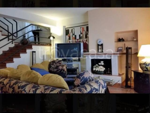 Villa Bifamiliare in in affitto da privato a Baronissi via Niccolò Fumo, 25, giardino, posto auto, terrazzo TrovaCasa