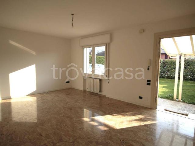 Villa Bifamiliare in in affitto da privato a Castelfranco Veneto via dei Carpani, nn, giardino, da privato, centrale TrovaCasa