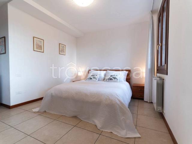 Villa Bifamiliare in in affitto da privato a Cavallino Treporti via Federico Schiller, 7, giardino privato, posto auto, da privato TrovaCasa