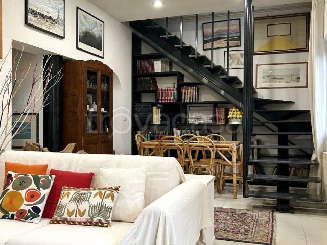 Villa Bifamiliare in in affitto da privato a Fiumicino via La Plaia, 8A, giardino, da privato, lavatrice TrovaCasa
