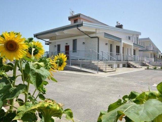 Villa Bifamiliare in in affitto da privato a Foggia via del Mare, 2, posto auto, da privato, riscaldamento centralizzato TrovaCasa