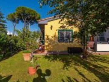 Villa Bifamiliare in in affitto da privato a Frascati via San Paolo Apostolo, 18, giardino, posto auto, da privato TrovaCasa