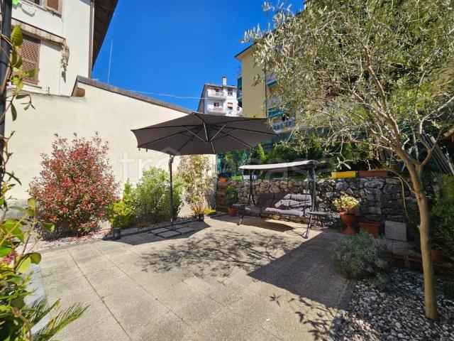 Villa Bifamiliare in in affitto da privato a La Spezia via Alessandro Volta, giardino privato, da privato, caminetto TrovaCasa