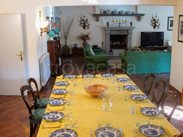 Villa Bifamiliare in in affitto da privato a Manziana via Canale, 72, giardino, da privato, caminetto TrovaCasa