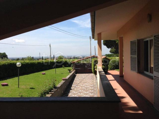 Villa Bifamiliare in in affitto da privato a Marino via Castagnole, 51, giardino, posto auto, box TrovaCasa