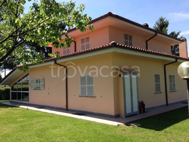 Villa Bifamiliare in in affitto da privato a Marino via Castagnole, 51, giardino, posto auto, box TrovaCasa