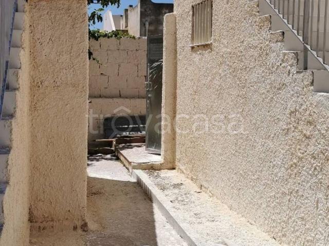 Villa Bifamiliare in in affitto da privato a Noto viale Balena Bianca, 30, posto auto, da privato, lavanderia TrovaCasa