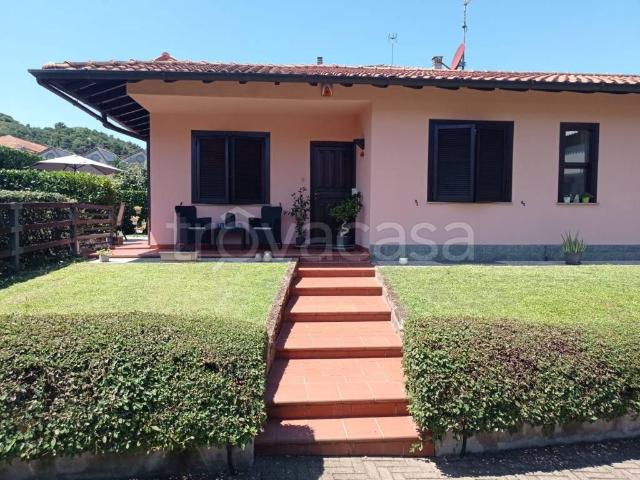 Villa Bifamiliare in in affitto da privato a Oltrona di San Mamette via Roma, 51, arredato, giardino, da privato TrovaCasa