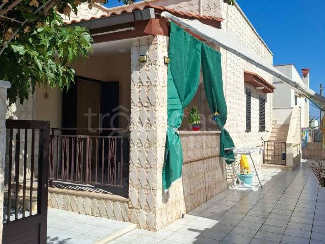 Villa Bifamiliare in in affitto da privato a Ostuni contrada Diana Marina, da privato, zanzariere, veranda TrovaCasa
