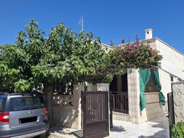Villa Bifamiliare in in affitto da privato a Ostuni contrada Diana Marina, da privato, zanzariere, veranda TrovaCasa