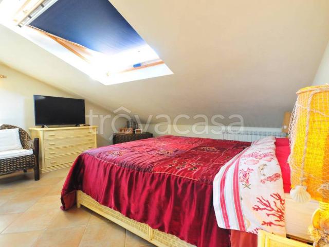 Villa Bifamiliare in in affitto da privato a Pietrasanta via del Ghirlandaio, 20, arredato, giardino privato, posto auto TrovaCasa